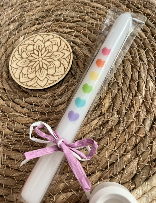 3er Set - Kerzen mit Herzen in Regenbogenfarben - mit Kerzenhalter