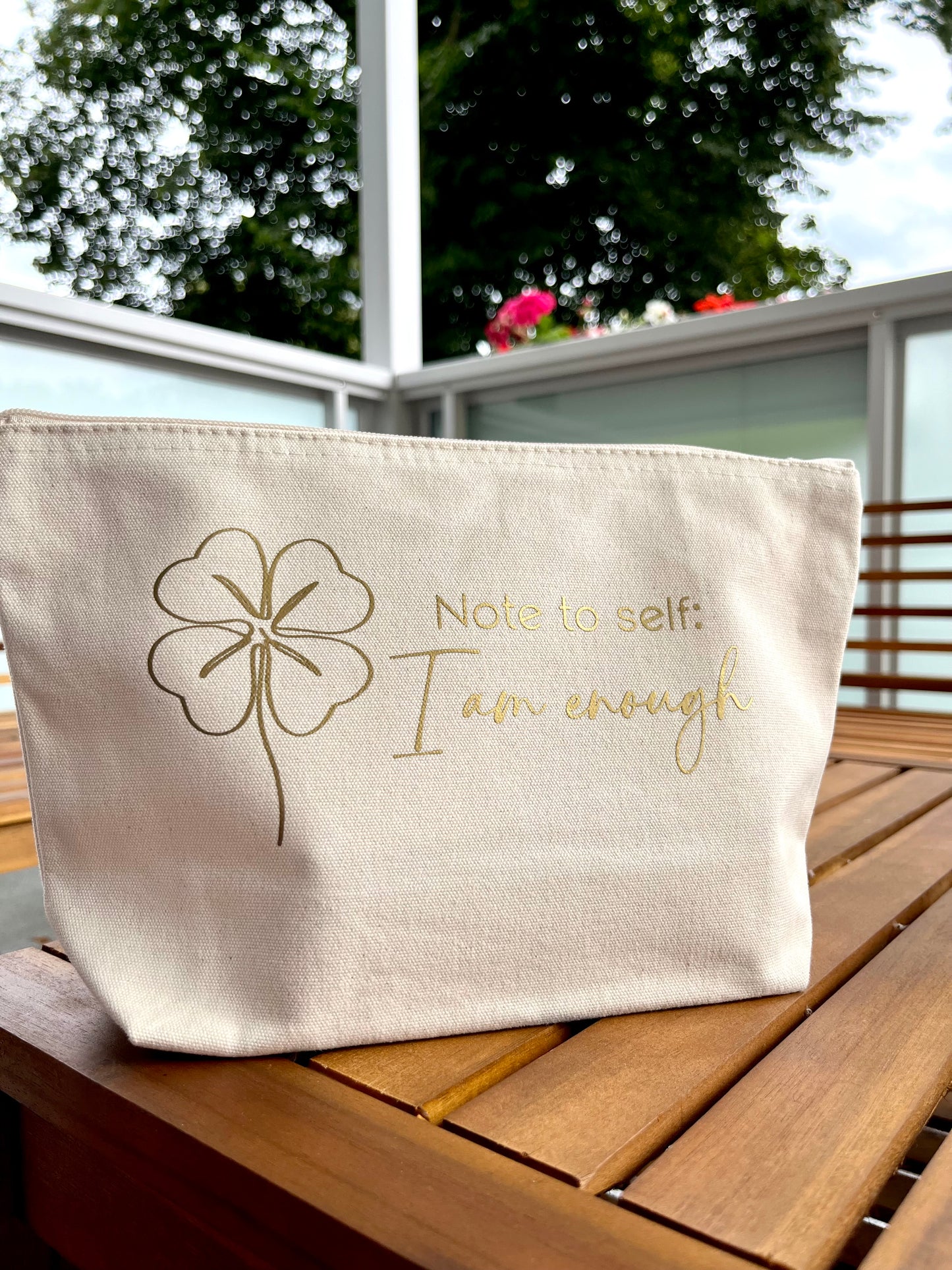 Tasche mit Reißverschluss "I am enough"