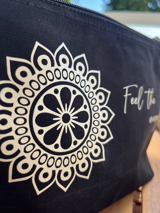 Tasche mit Reißverschluss "Feel the energy"