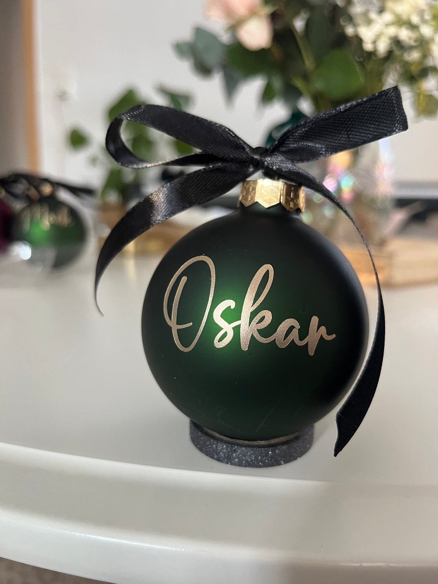 Christbaumkugel Dunkelgrün Matt mit goldener Schrift, 7cm Durchmesser