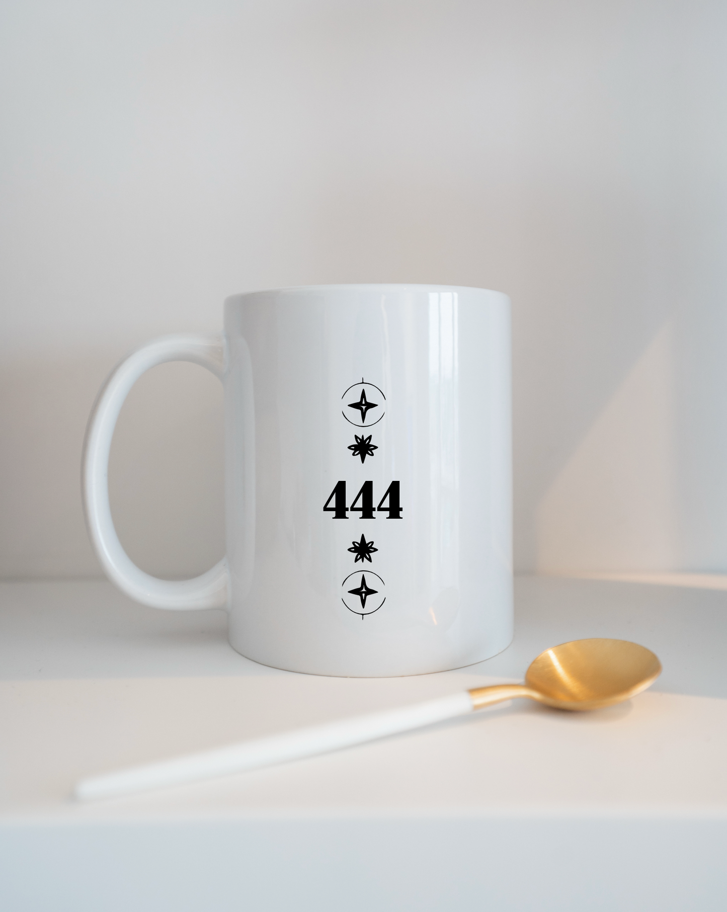 Tasse mit Engelszahlen und Bedeutung