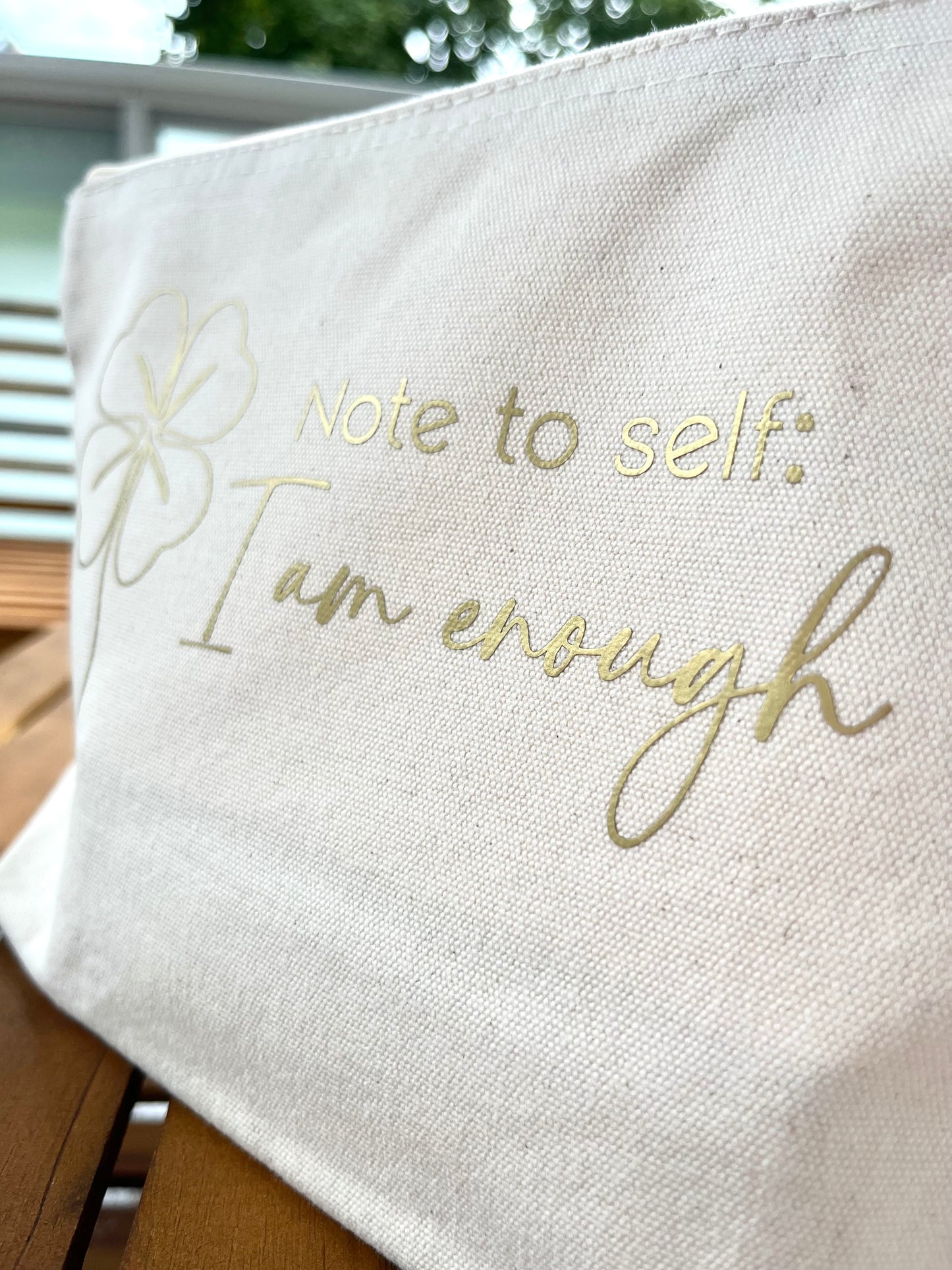 Tasche mit Reißverschluss "I am enough"