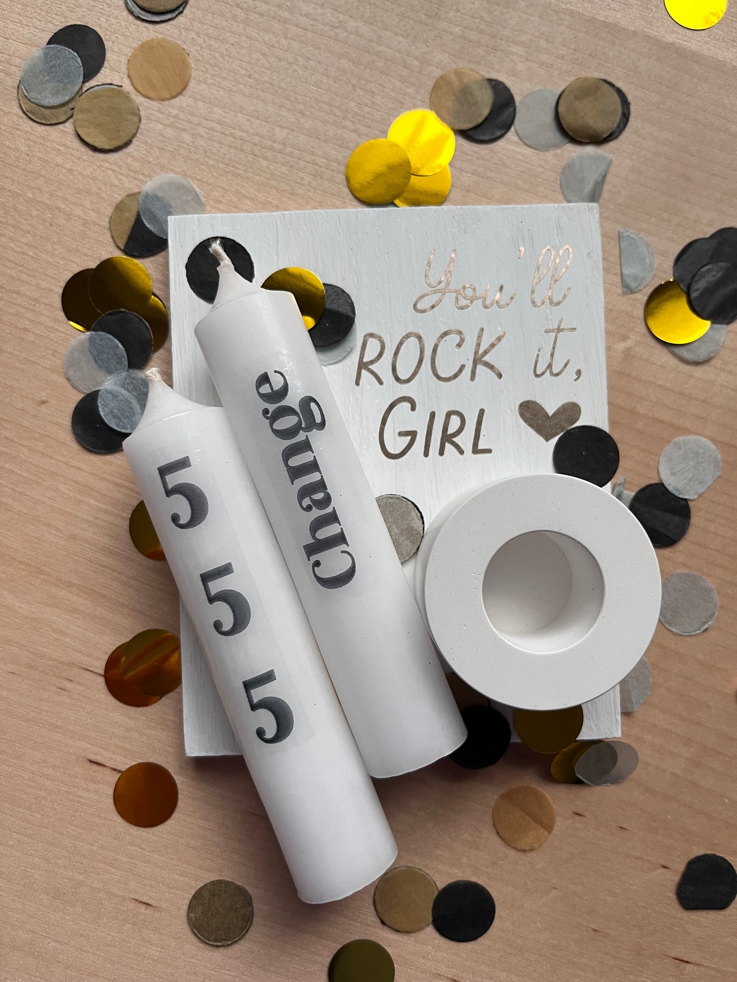 Kerzenset mit Engelszahlen und kleinem Brettchen - you’ll rock it girl