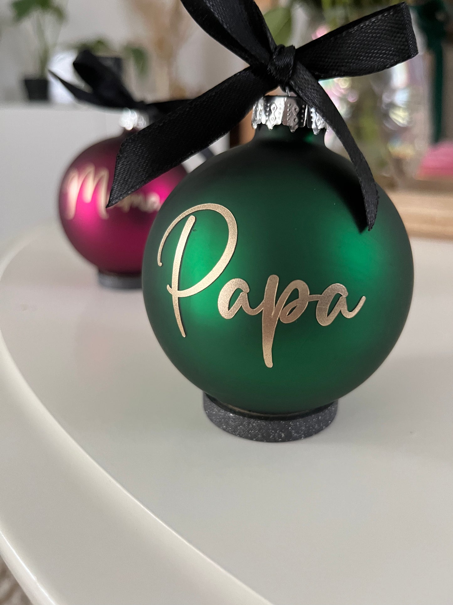 Christbaumkugel Dunkelgrün Matt mit goldener Schrift, 7cm Durchmesser